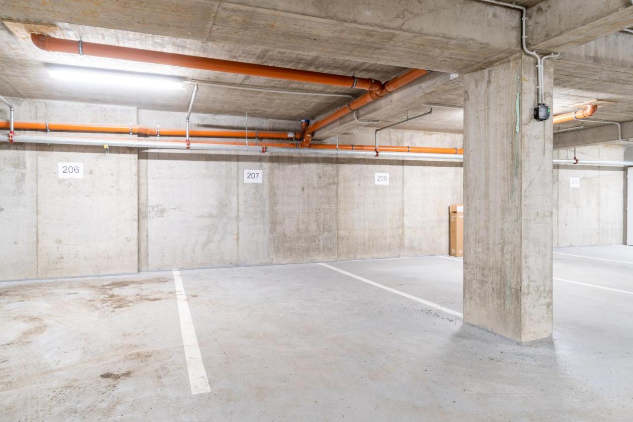 Brand New Two Room Apartment #34 With Free Secure Parking In The Center Praha Eksteriør bilde