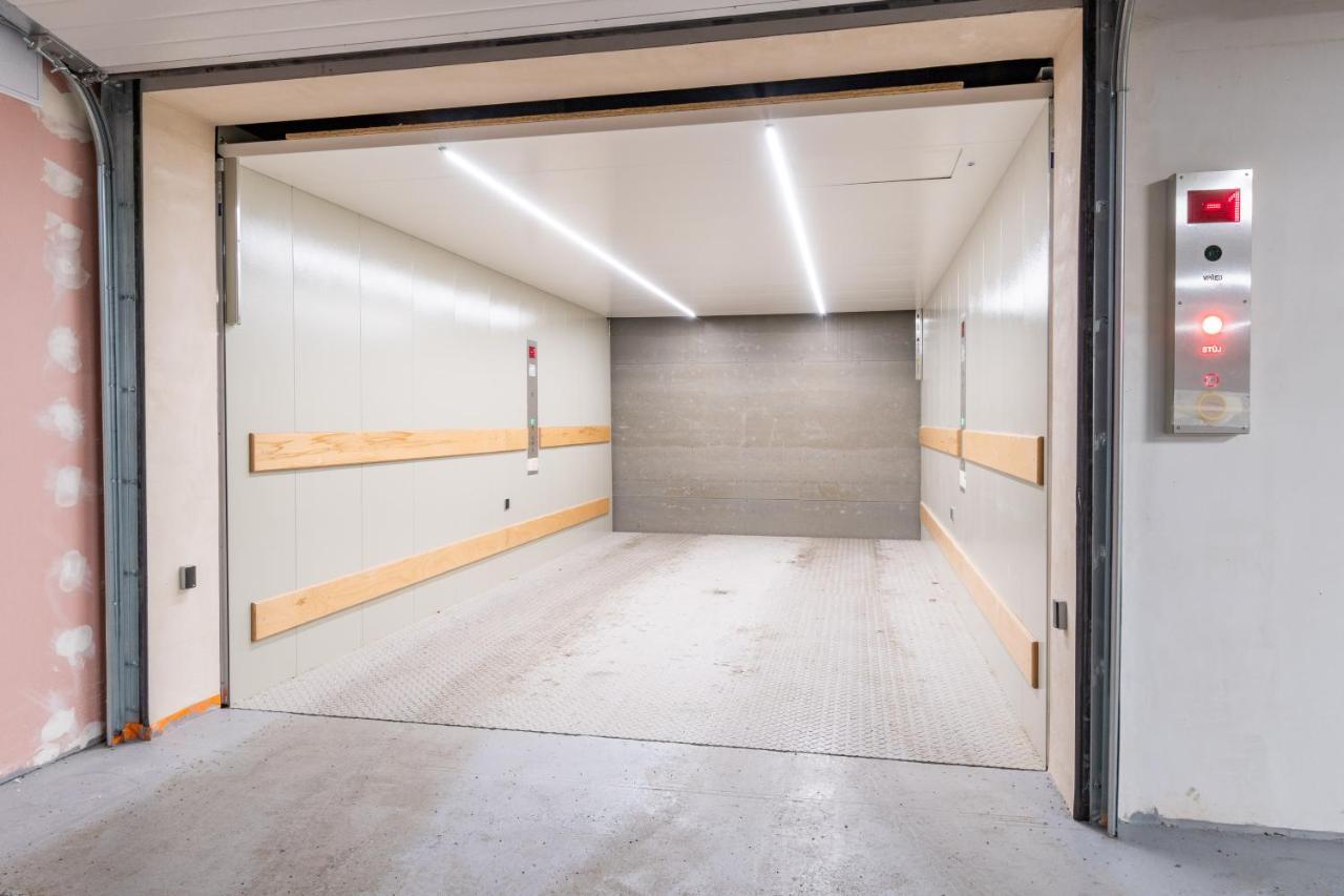 Brand New Two Room Apartment #34 With Free Secure Parking In The Center Praha Eksteriør bilde