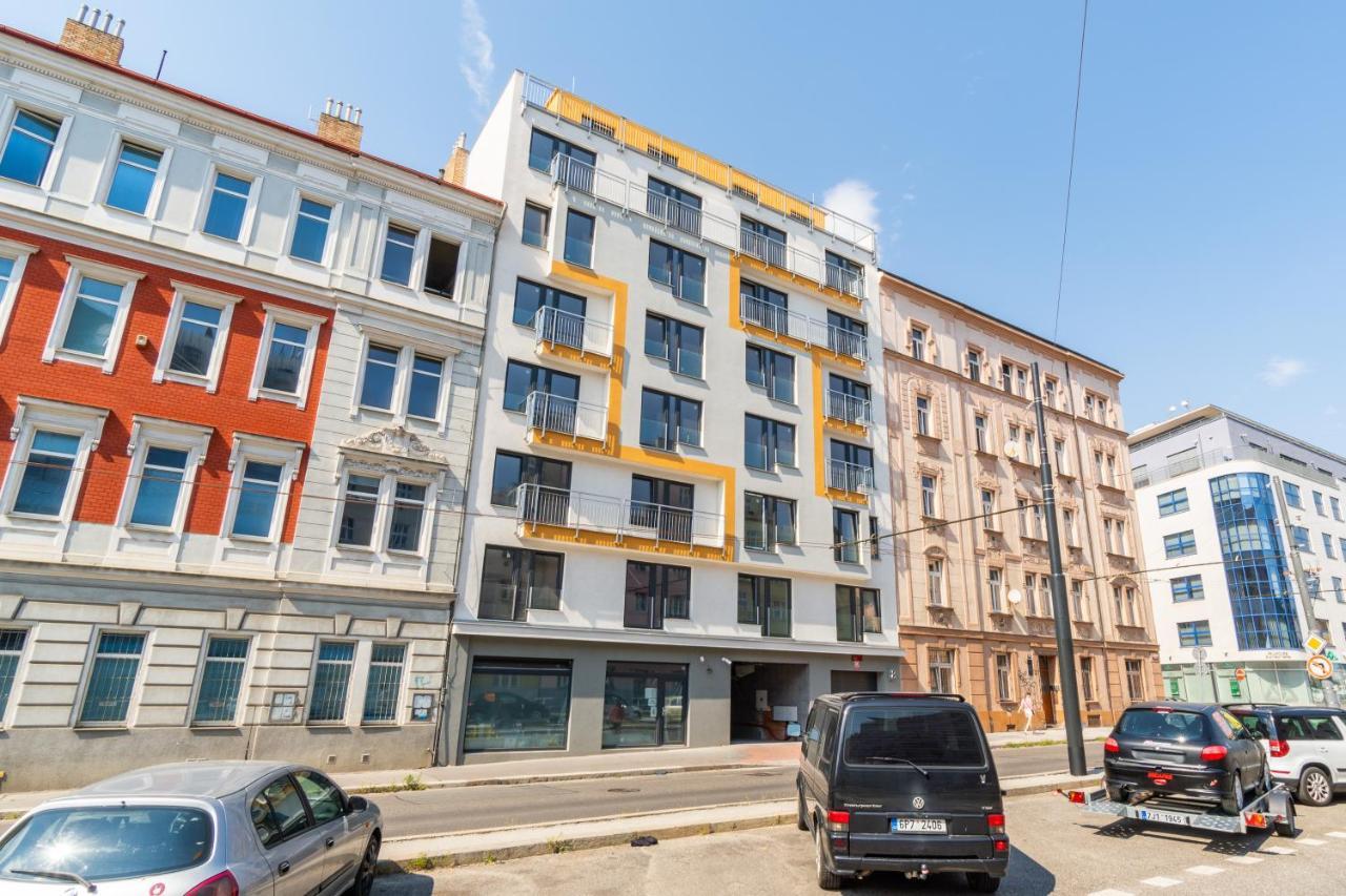 Brand New Two Room Apartment #34 With Free Secure Parking In The Center Praha Eksteriør bilde