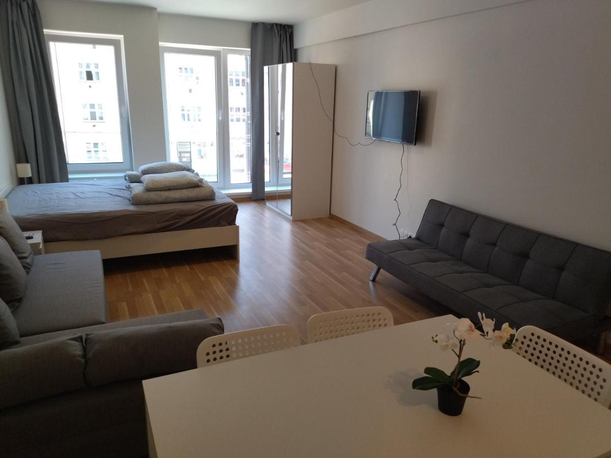 Brand New Two Room Apartment #34 With Free Secure Parking In The Center Praha Eksteriør bilde